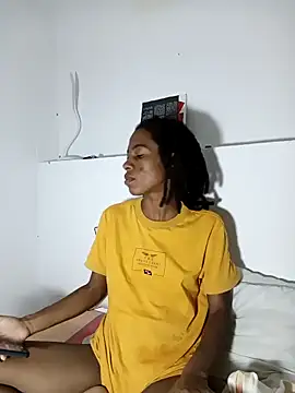 Snapshot of africa_deluxe chatting on October 31, 2025, 4:03 pm africa deluxe online show from October 31, 2025, 4:03 pm