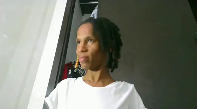 Snapshot of africa_deluxe chatting on February 20, 2025, 7:52 pm africa deluxe online show from February 20, 2025, 7:52 pm