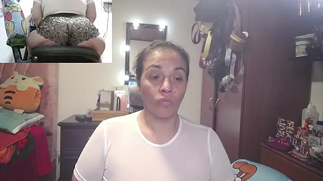 Snapshot of zoe_hotxxx chatting on April 20, 2026, 12:02 am zoe hotxxx online show from April 20, 2026, 12:02 am