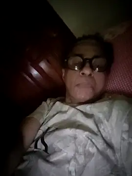 iamkahn 44 online show from April 14, 2026, 6:40 am