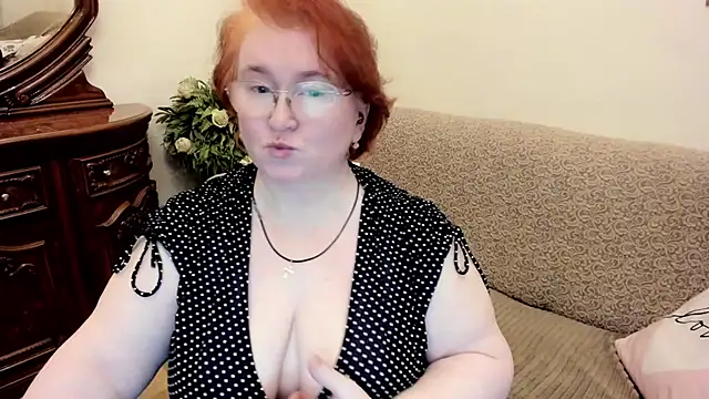 leiamillersonn online show from February 16, 2026, 6:17 pm