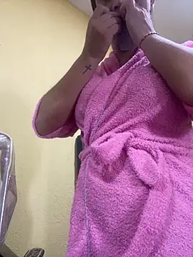 Afroditahott online show from October 6, 2025, 7:14 pm