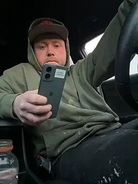 6crimson6 online show from February 23, 2025, 12:16 pm