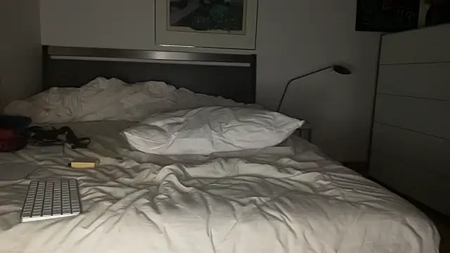 Snapshot of FckbbOy chatting on February 14, 2025, 12:19 am FckbbOy online show from February 14, 2025, 12:19 am