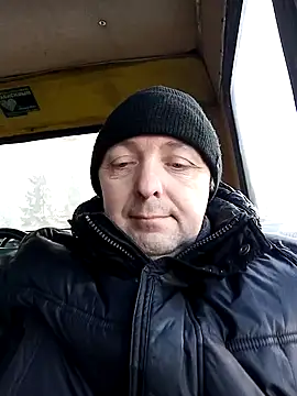 Snapshot of Pokaz2020 chatting on February 10, 2025, 8:20 am Pokaz2020 online show from February 10, 2025, 8:20 am