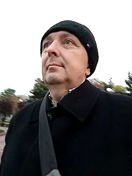 Snapshot of Pokaz2020 chatting on October 18, 2025, 2:52 pm Pokaz2020 online show from October 18, 2025, 2:52 pm