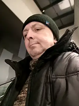 Snapshot of Pokaz2020 chatting on February 13, 2025, 6:05 pm Pokaz2020 online show from February 13, 2025, 6:05 pm