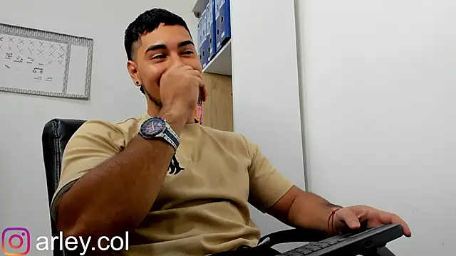 Snapshot of Dimitri_Colleman chatting on January 14, 2025, 3:22 am Dimitri Colleman online show from January 14, 2025, 3:22 am