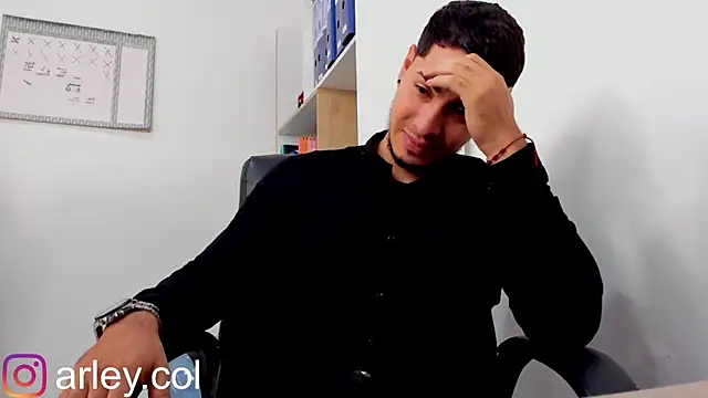Snapshot of Dimitri_Colleman chatting on December 16, 2024, 4:34 am Dimitri Colleman online show from December 16, 2024, 4:34 am