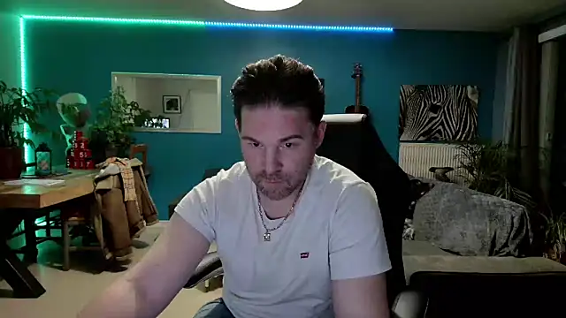 Snapshot of tom_sauwer chatting on March 16, 2026, 9:06 pm tom sauwer online show from March 16, 2026, 9:06 pm