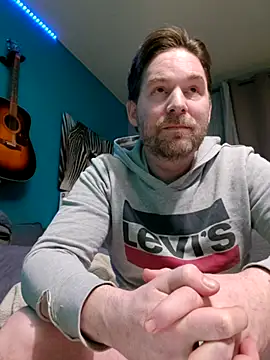 Snapshot of tom_sauwer chatting on April 26, 2026, 8:28 pm tom sauwer online show from April 26, 2026, 8:28 pm