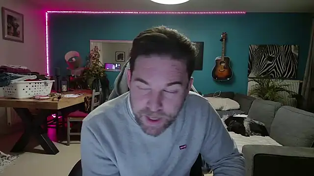 Snapshot of tom_sauwer chatting on September 30, 2025, 8:37 pm tom sauwer online show from September 30, 2025, 8:37 pm