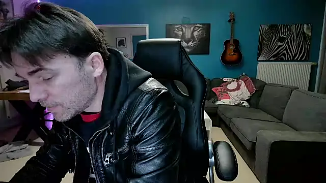 Snapshot of tom_sauwer chatting on December 12, 2024, 10:20 pm tom sauwer online show from December 12, 2024, 10:20 pm