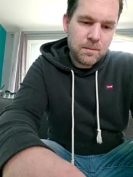 Snapshot of tom_sauwer chatting on April 11, 2026, 4:43 pm tom sauwer online show from April 11, 2026, 4:43 pm