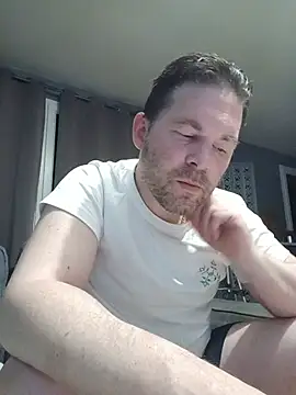 Snapshot of tom_sauwer chatting on July 7, 2026, 9:40 pm tom sauwer online show from July 7, 2026, 9:40 pm