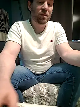 Snapshot of tom_sauwer chatting on May 16, 2026, 1:26 am tom sauwer online show from May 16, 2026, 1:26 am