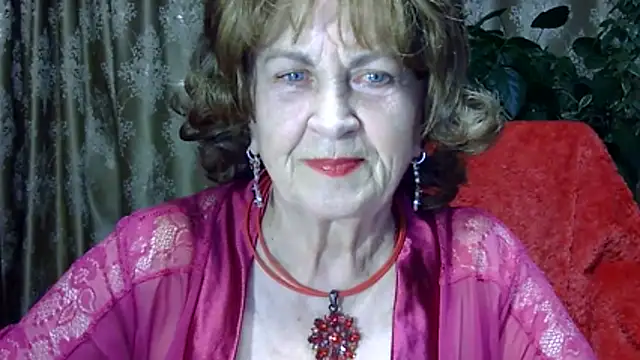 Emma52610 online show from April 8, 2026, 5:14 pm