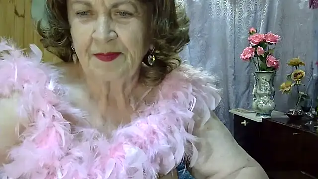 Emma52610 online show from June 11, 2026, 5:54 pm
