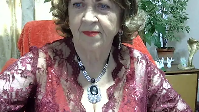 Emma52610 online show from April 18, 2026, 7:33 am