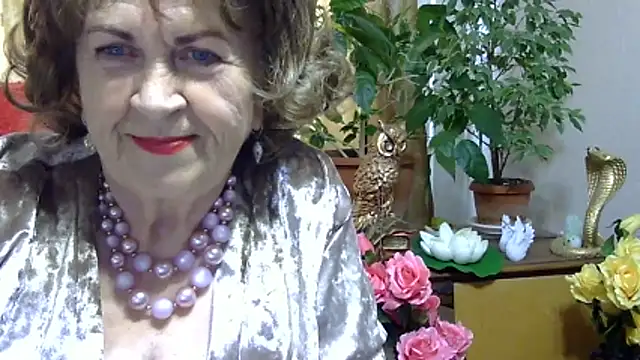 Emma52610 online show from April 24, 2026, 11:23 am