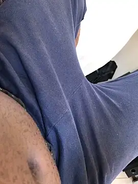 Snapshot of sbusiso1 chatting on February 5, 2026, 10:33 am sbusiso1 online show from February 5, 2026, 10:33 am