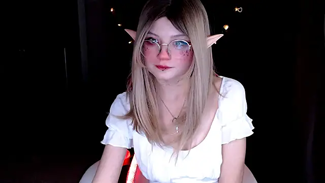 Snapshot of MissToree chatting on January 12, 2025, 11:04 pm MissToree online show from January 12, 2025, 11:04 pm