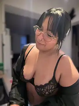 DannaaMeliza online show from December 18, 2024, 3:55 pm
