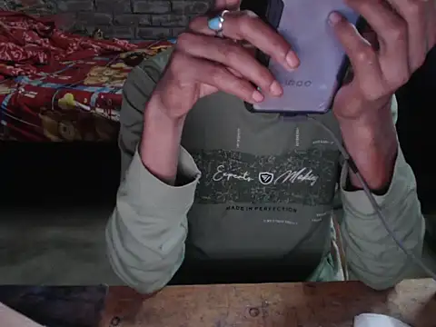 Snapshot of ThethunderPo chatting on April 11, 2026, 3:59 pm ThethunderPo online show from April 11, 2026, 3:59 pm