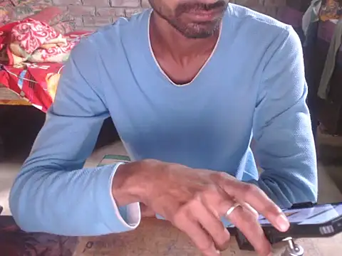 Snapshot of ThethunderPo chatting on April 6, 2026, 2:40 am ThethunderPo online show from April 6, 2026, 2:40 am