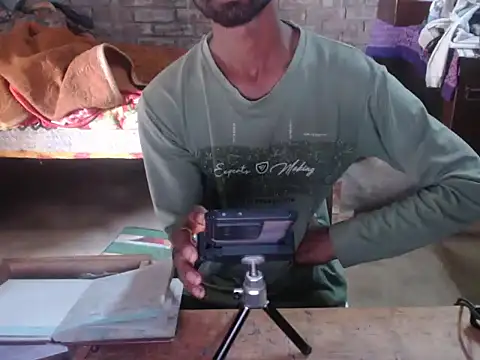 Snapshot of ThethunderPo chatting on March 2, 2026, 5:41 am ThethunderPo online show from March 2, 2026, 5:41 am