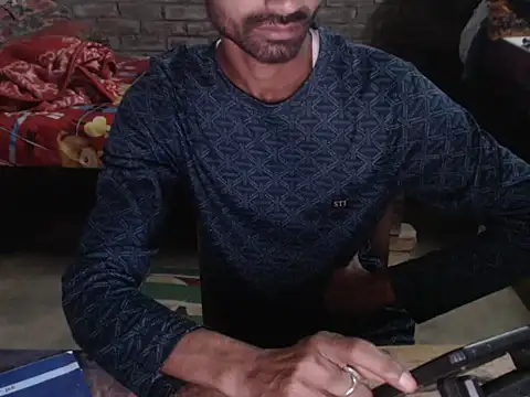 Snapshot of ThethunderPo chatting on April 7, 2026, 7:21 am ThethunderPo online show from April 7, 2026, 7:21 am