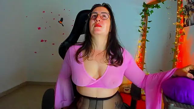 Susan Foxx online show from October 20, 2025, 7:47 pm