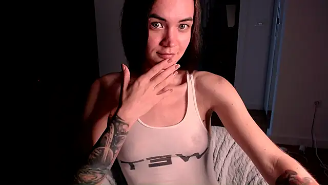 Snapshot of EvelynGG chatting on September 16, 2025, 5:08 am EvelynGG online show from September 16, 2025, 5:08 am