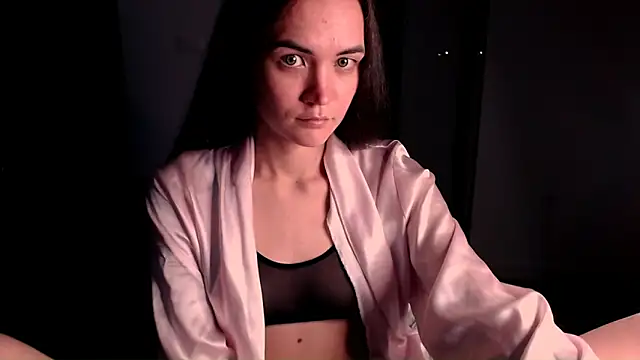 Snapshot of EvelynGG chatting on October 9, 2025, 4:13 am EvelynGG online show from October 9, 2025, 4:13 am