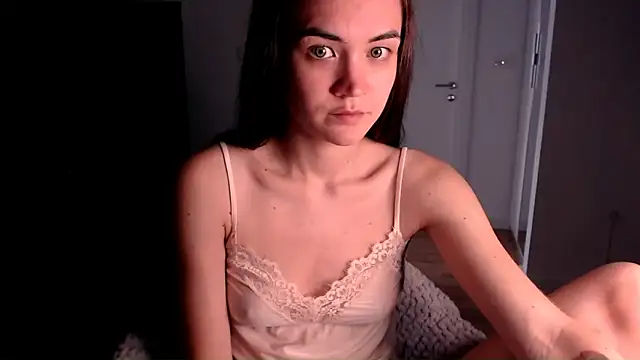 EvelynGG online show from May 11, 2026, 9:54 am