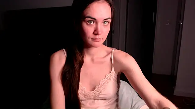 Snapshot of EvelynGG chatting on November 25, 2025, 5:57 pm EvelynGG online show from November 25, 2025, 5:57 pm