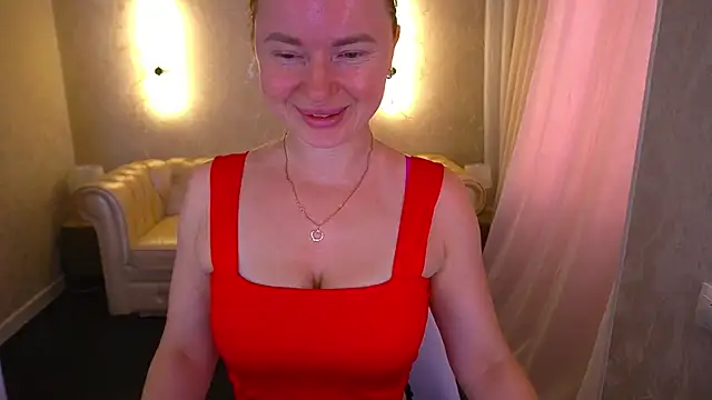 MiaRedFox online show from July 4, 2026, 12:32 pm