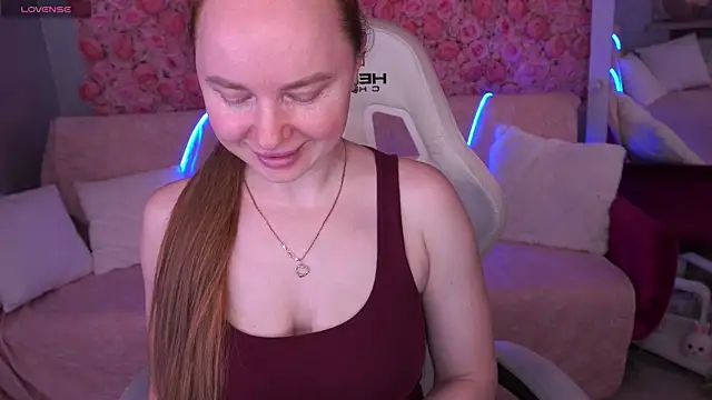 MiaRedFox online show from March 28, 2026, 1:12 pm