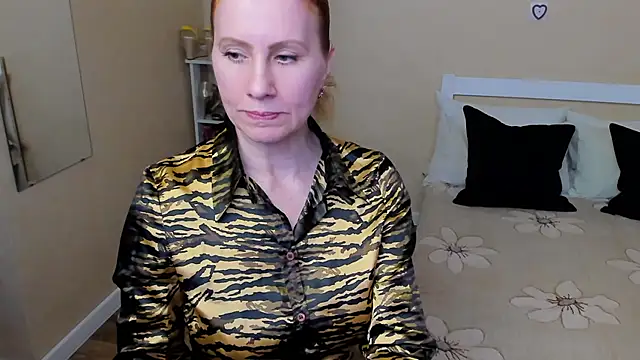 Snapshot of FoxySophia chatting on September 26, 2025, 8:32 am FoxySophia online show from September 26, 2025, 8:32 am