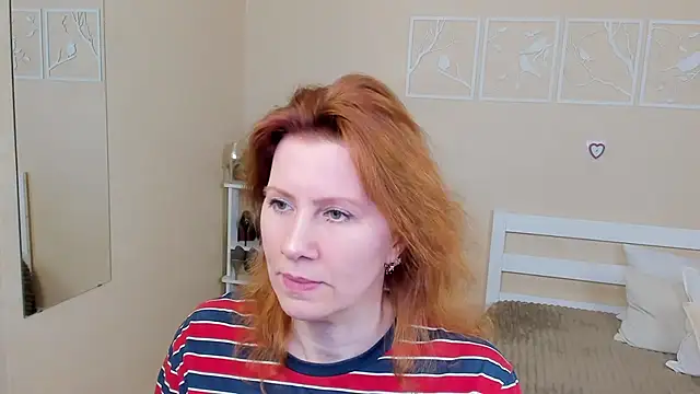 Snapshot of FoxySophia chatting on February 24, 2025, 8:36 pm FoxySophia online show from February 24, 2025, 8:36 pm