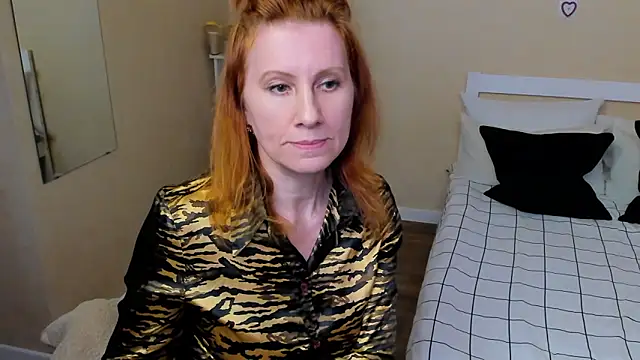 Snapshot of FoxySophia chatting on September 26, 2025, 8:49 pm FoxySophia online show from September 26, 2025, 8:49 pm