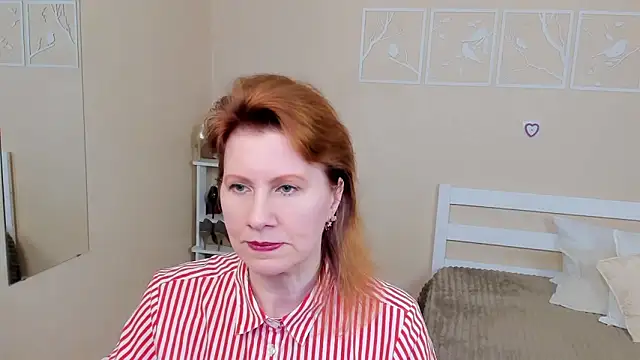 Snapshot of FoxySophia chatting on February 26, 2025, 7:32 pm FoxySophia online show from February 26, 2025, 7:32 pm