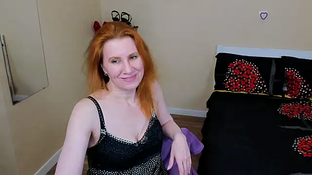 Snapshot of FoxySophia chatting on April 14, 2026, 5:23 am FoxySophia online show from April 14, 2026, 5:23 am