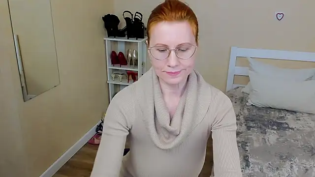 Snapshot of FoxySophia chatting on March 16, 2026, 5:44 am FoxySophia online show from March 16, 2026, 5:44 am