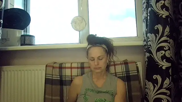 LindaStarS online show from May 29, 2026, 5:52 pm