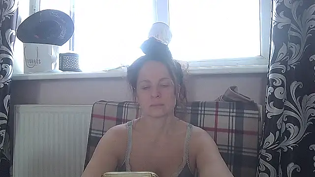 LindaStarS online show from May 23, 2026, 6:12 am