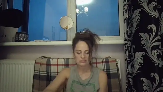 LindaStarS online show from May 30, 2026, 6:13 pm