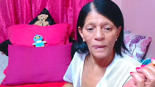 Snapshot of SLUTTYROXY chatting on January 18, 2026, 6:33 pm SLUTTYROXY online show from January 18, 2026, 6:33 pm