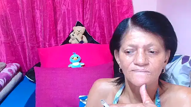 Snapshot of SLUTTYROXY chatting on December 15, 2025, 9:26 am SLUTTYROXY online show from December 15, 2025, 9:26 am