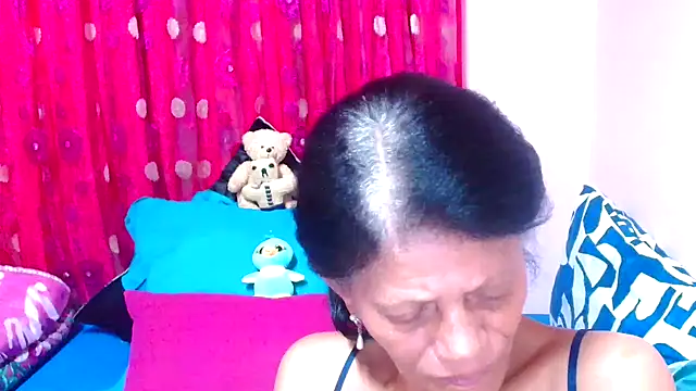 Snapshot of SLUTTYROXY chatting on October 19, 2025, 7:00 am SLUTTYROXY online show from October 19, 2025, 7:00 am